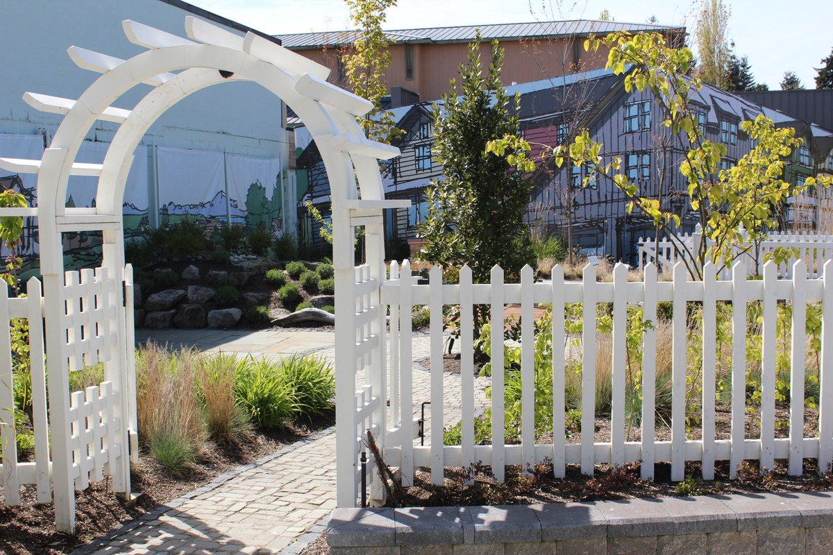 SouthlandsDelta's tweet photo. cottage courtyards will integrate with our cottages on Southlands.  Visit us this Saturday! https://t.co/OdAQjMHwc3 https://t.co/xdqE2J0OBU