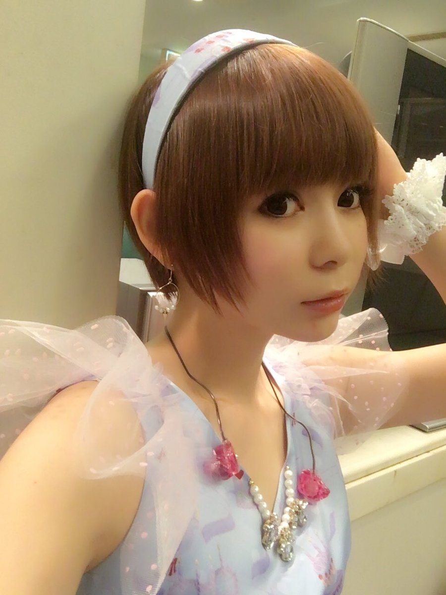 しょこたん 髪型 ショート  / X