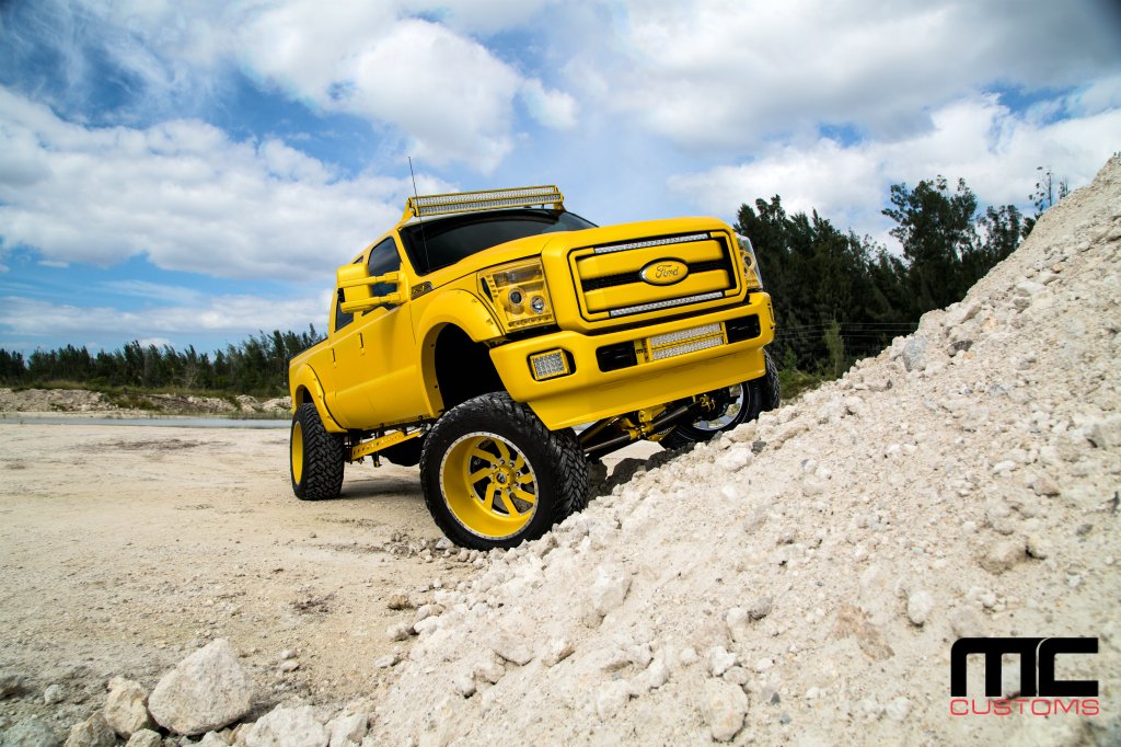 MC Customs tweet media