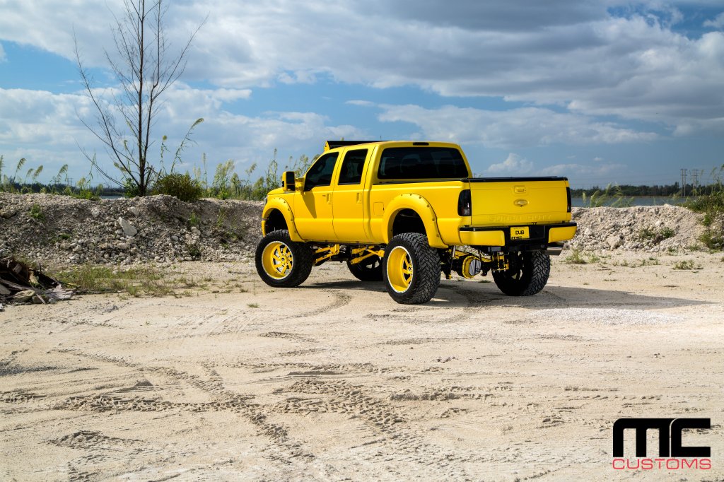 MC Customs tweet media