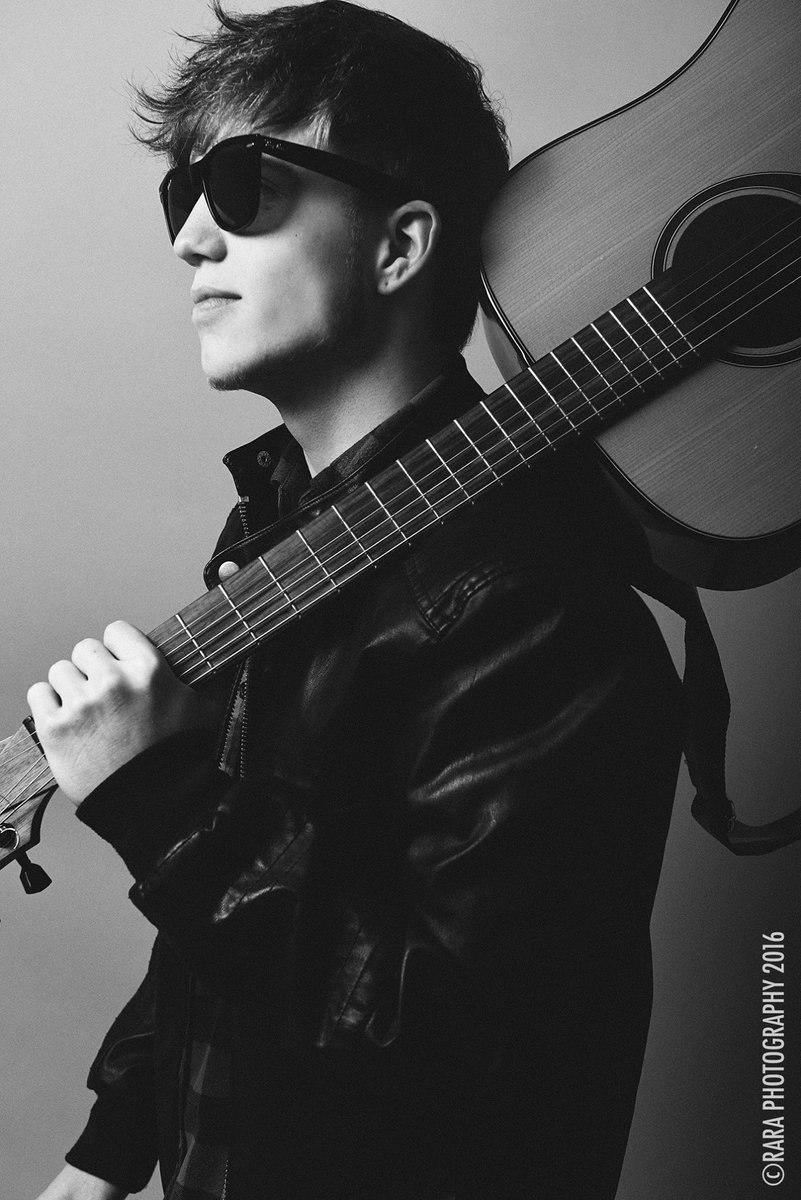 Rara_Photog's tweet photo. Sample from my shoot with @LukeRay20 @RTETheVoice today! Such a great guy, sang his way throughout 📸😎 #lukeRay https://t.co/o1gOZzOUcA