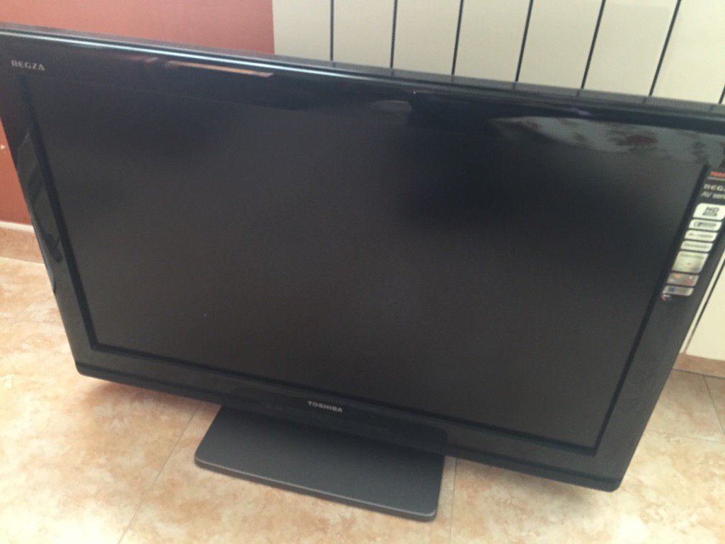FocusSucom's tweet photo. ¡Me gusta! "TV plana Toshiba 32" en #wallapop https://t.co/ry2nnvfrwY https://t.co/RLr0kzfUwJ