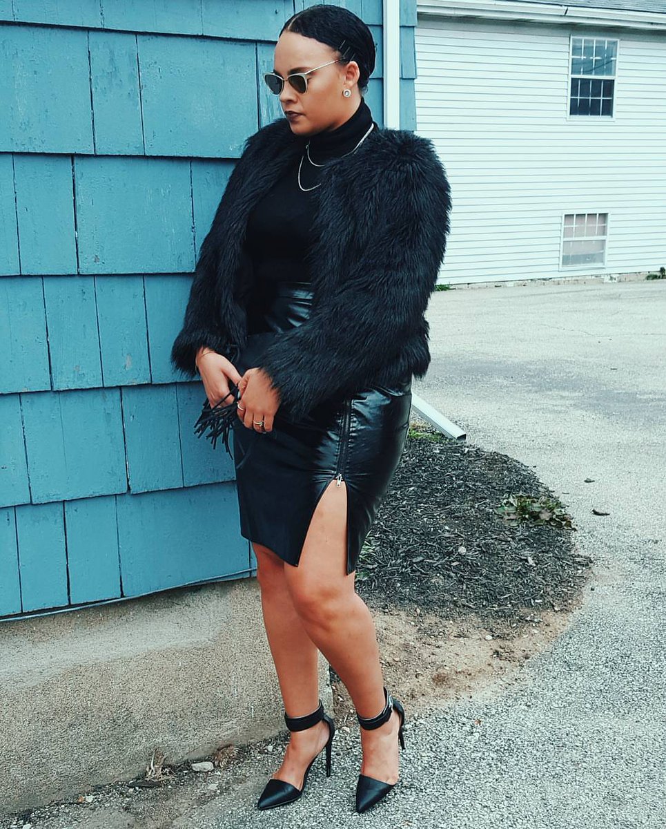 zesty_fashion's tweet photo. #FashionBombshell of the Day: Lex from Ohio - #Fashion Bomb Daily #Style Magazine: Celeb... https://t.co/RXwSlG9PK2 https://t.co/Kp57l6KAan