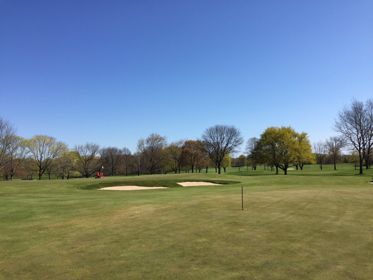 LeggyBent's tweet photo. Turning out to be a great day for Men's Opening Day. Staff has been doing a great job to get us here. #thankyou https://t.co/OXzKdJzShr
