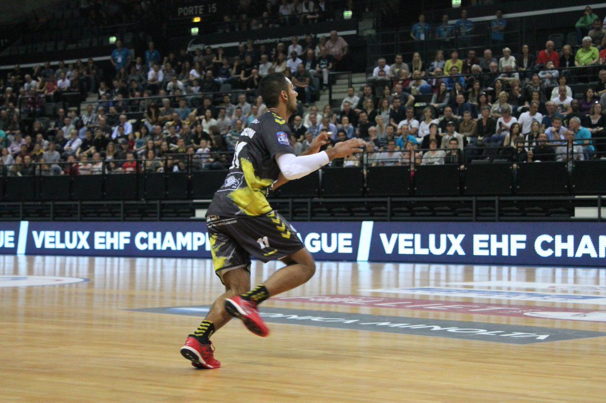 TeamChambe's tweet photo. Très beau penalty transformé par Melvyn ! #CSHSRVHB #AllerLesGars https://t.co/QUjJ9D0zFn