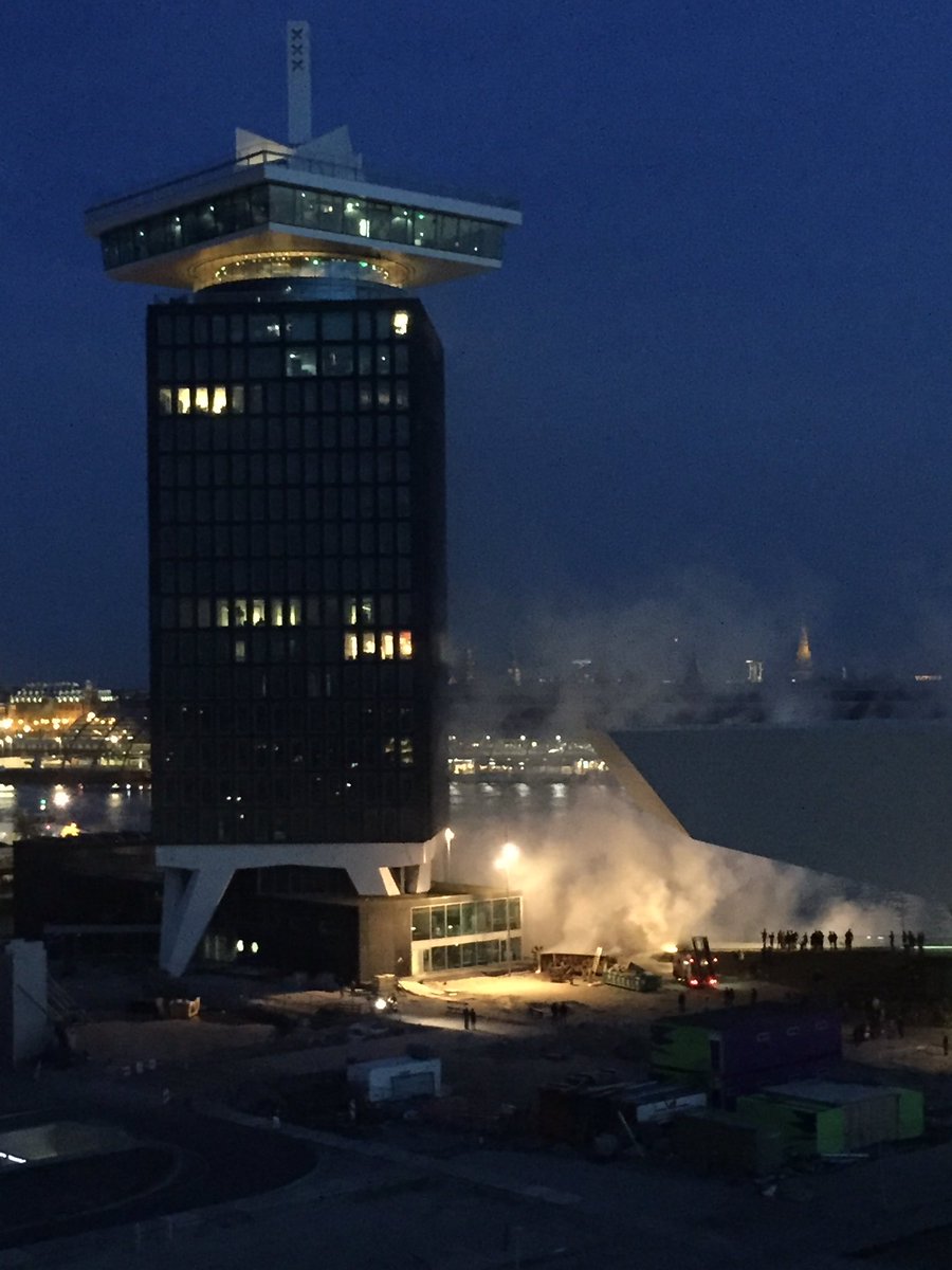 ietjed's tweet photo. Flitsende actie van de brandweer van #amsterdam #eye #A'dam @AT5 https://t.co/9Z8bBXvodA