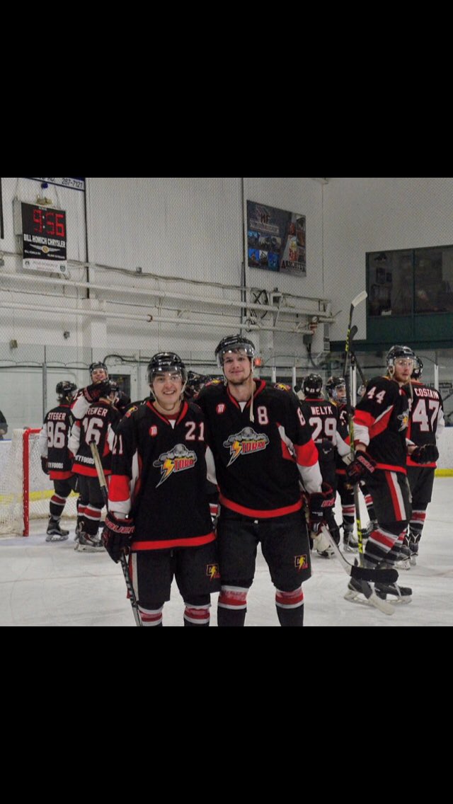 hikichi91's tweet photo. Wishing a huge happy birthday to my brotha @Holub37 , have a good one buddy!! #RopeCity #Tyee #20Bomb https://t.co/dSiUB0lpgN