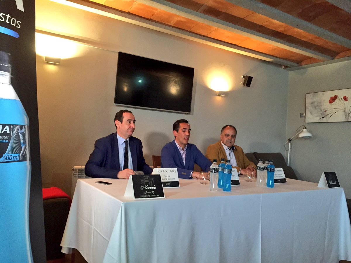 Glacia_h2o's tweet photo. Presentación de #glacia en @villadesella de @Jaimeuzarbidel #sitiotop #bebidaparadeportistas #hechaenasturias https://t.co/HlUhsyUcix