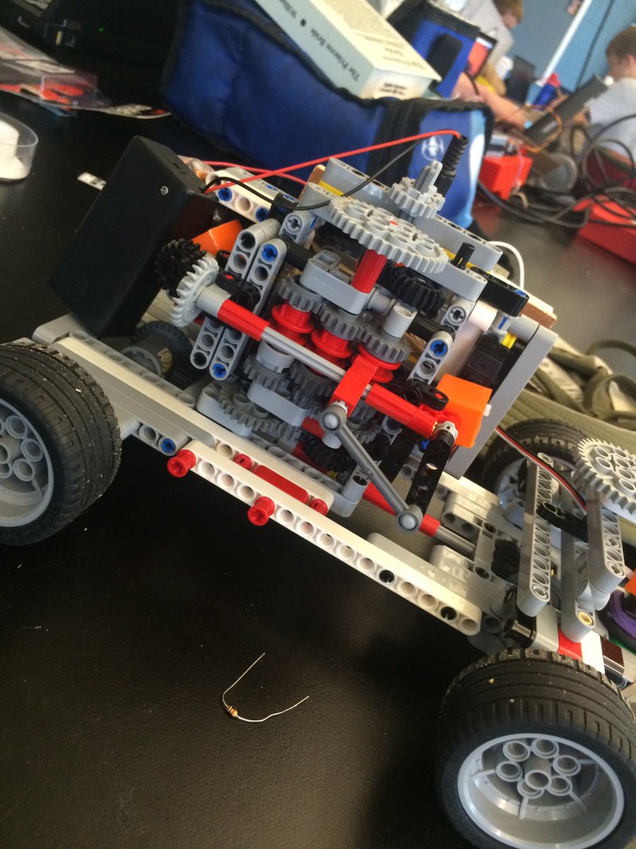 T_Menadier's tweet photo. Arduino project: "five speed transmission Bluetooth controlled car". https://t.co/STZUhBNVYB
