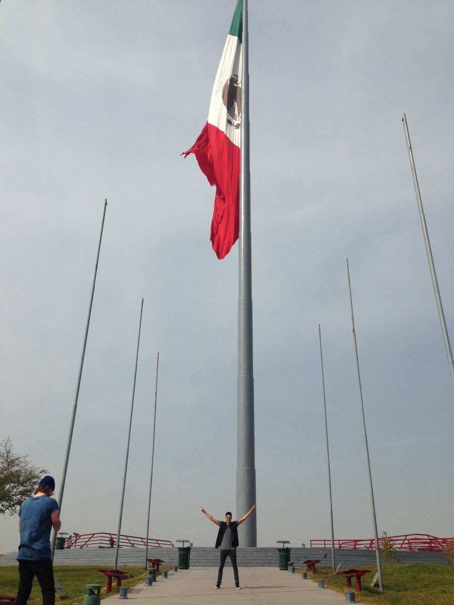 SivaKaneswaran's tweet photo. Watching Americans celebrate #CincoDeMayo makes me think of Mexico and miss it more.  Viva Mexico! https://t.co/rV72FLaGJk