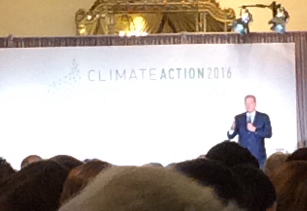 climate1cities1's tweet photo. Al Gore compares climate risks to the riskiness of subprime mortgages in the 2000s. #climatesummit https://t.co/BXu1lx44Xp