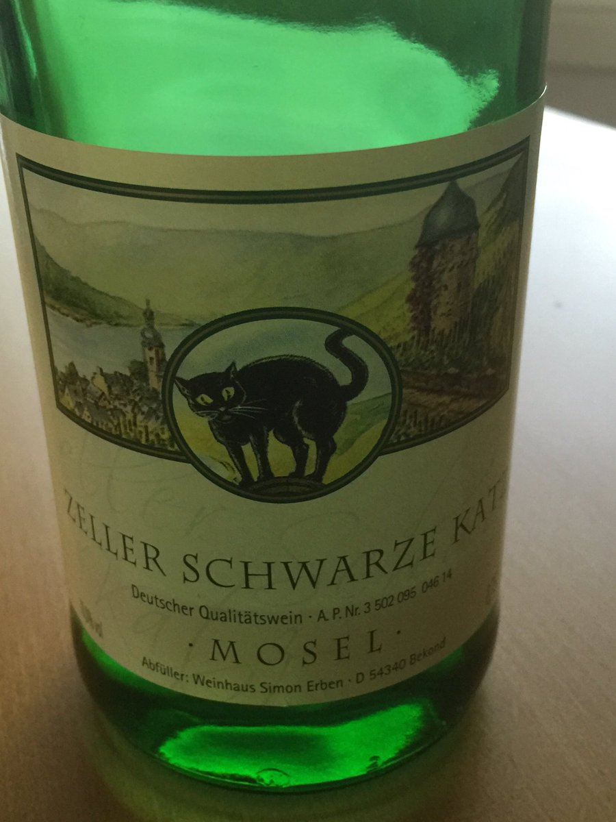 JussiOjanen's tweet photo. #Talonviini lopussa! Tietää Saksan reissua. #viimeinenloota #zellerschwarzekatz #mosel #valkkari https://t.co/284C3T1oxO