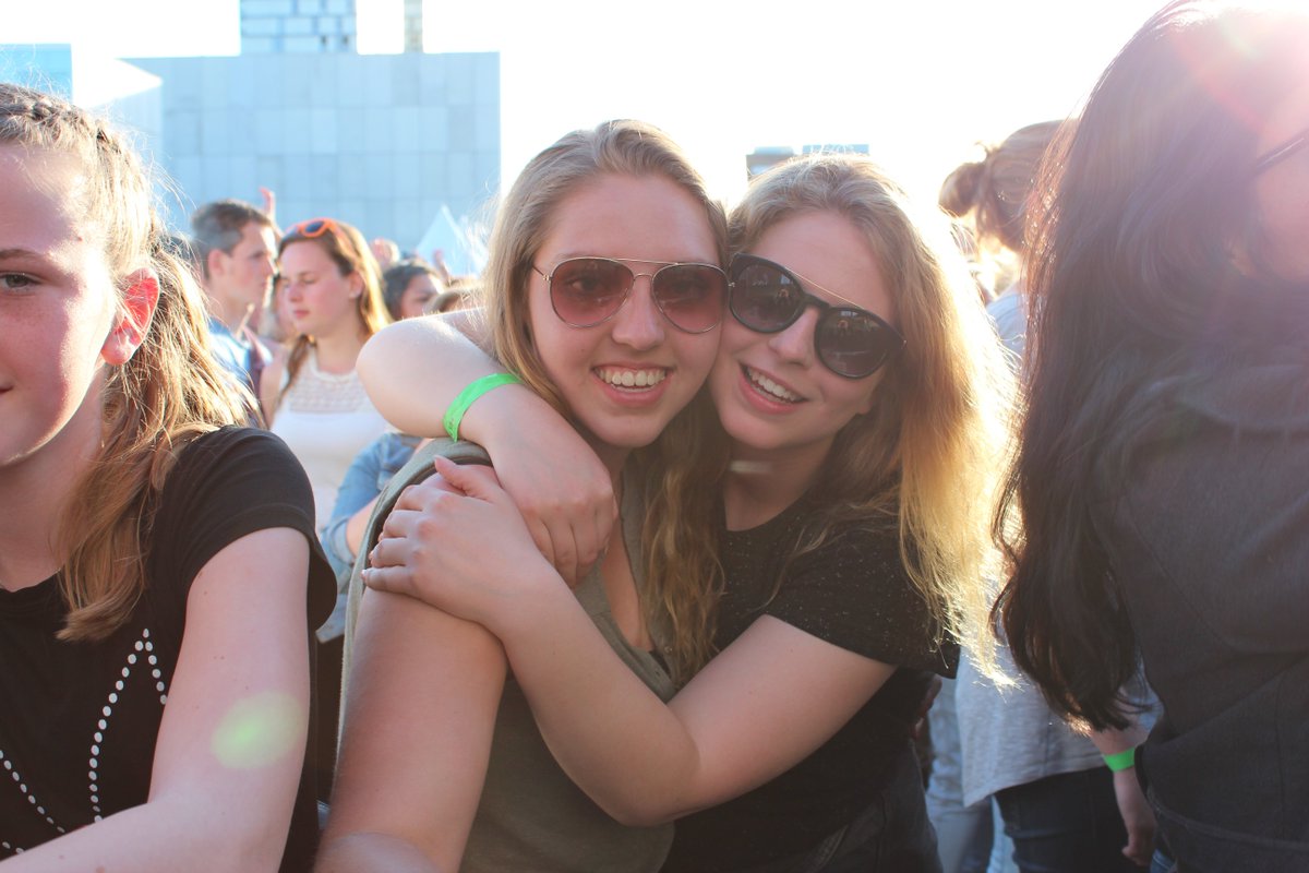 Wil jij ook op het scherm komen? Post je tweet of Instragram foto met #BFF2016!