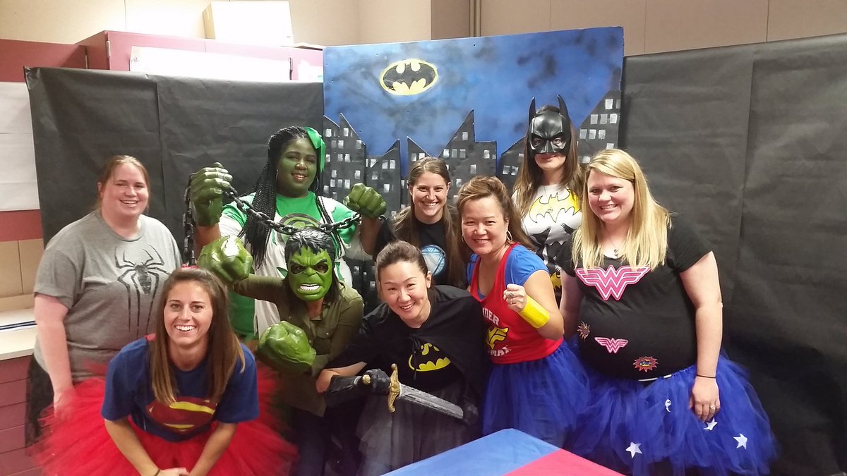 Crafty_Kiddos's tweet photo. Pre-K and Kinder Superheroes are Breaking the Chains of Illiteracy! #BPEBroncos #Superheroes #TeacherAppreciation https://t.co/VdZp6FKdGn