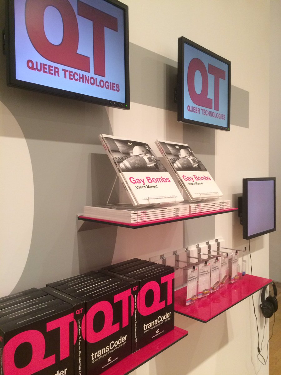 CHEF__CHAD's tweet photo. Who doesn't love #queertechnology @_TheWhitechapel @RyanLanji @OscarAlexanderL #FirstThursdays https://t.co/7CxaQnYsC2