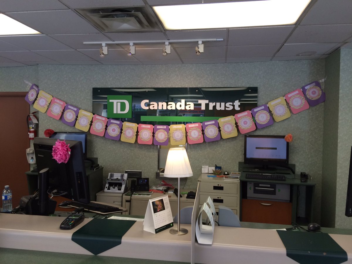 TDTeamBrandon's tweet photo. Mothers Day festivities🌸🌺 #unbLEIvable #HTWW1 #MothersDay @BrianGervais_TD @JessicaKeus @NicholaDouse_TD https://t.co/iCv7g8eKDT