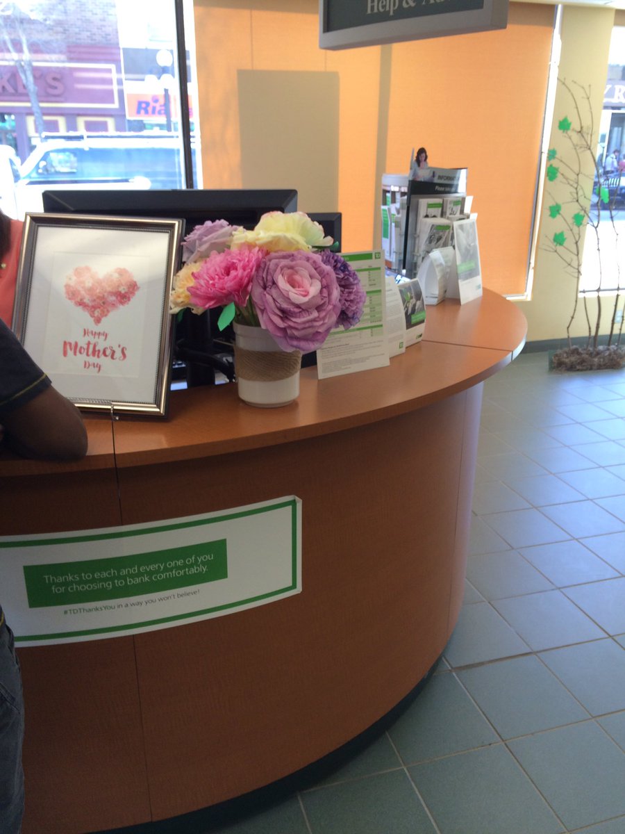 TDTeamBrandon's tweet photo. Mothers Day festivities🌸🌺 #unbLEIvable #HTWW1 #MothersDay @BrianGervais_TD @JessicaKeus @NicholaDouse_TD https://t.co/iCv7g8eKDT