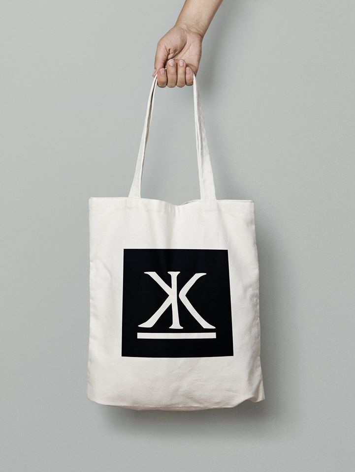 KakvaZenska's tweet photo. Uskoro! "Kakva ženska!" kolekcija proleće/leto 2016 :-)
#kakvazenska #novisad #totebags #cegeri https://t.co/ENMmBqMvsa