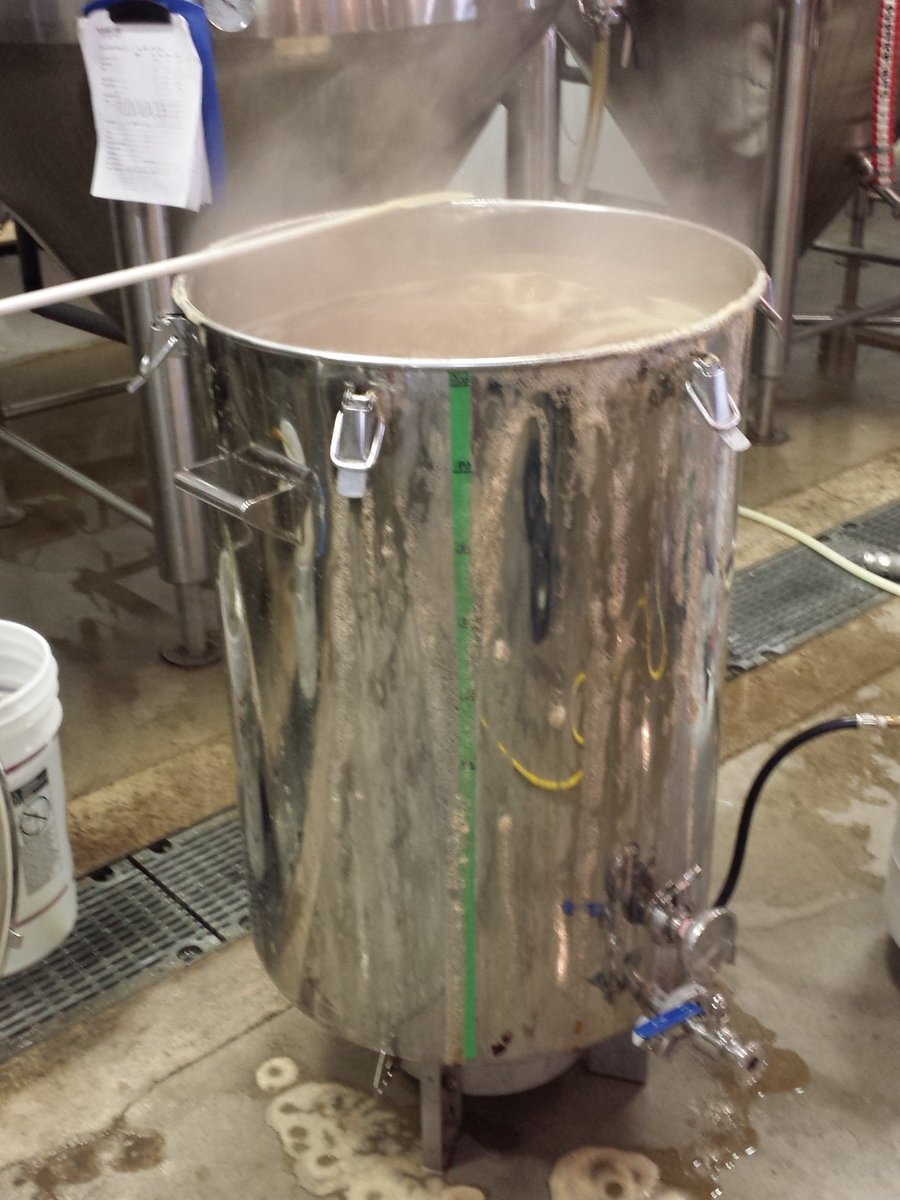 Innocente_Brew's tweet image. Pilot of a Belgian-style IPA for a very special upcoming event with other local micros...stay tuned...#KWawsome