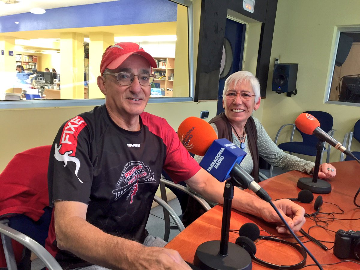 PontdeMahoma's tweet photo. Moments del programa d'aquest dijous! Els hem compartit als estudis de @tarragonaradio https://t.co/5FHXZckoid