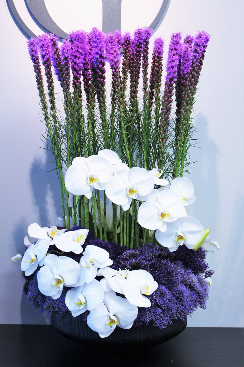 GRAND_ECLAIR's tweet photo. Weekly Floral Delivery to @labohemeweho ! #Floraldesign #organicart #eventdesign https://t.co/mIjZZVF61D https://t.co/FPVWyvo1e2