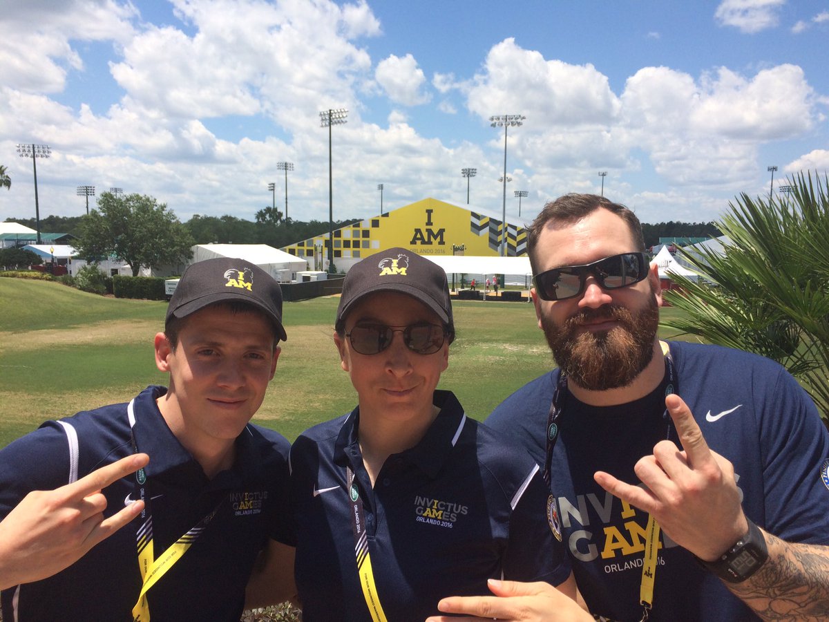 armeedeTerre's tweet photo. #EnDirect Nos #BlessésDeGuerre sont arrivés à Orlando pour les #InvictusGames2016. J-3 avant la compétition! 🏀🏹🏊🏻🏋🏽🏅 https://t.co/78fGitU6I9