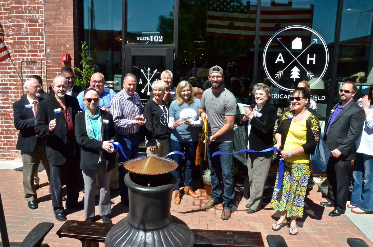BALedger's tweet photo. American Hatfield store opens in Rose District. https://t.co/9t4WkvQ8ew https://t.co/Lp0ersYAZy