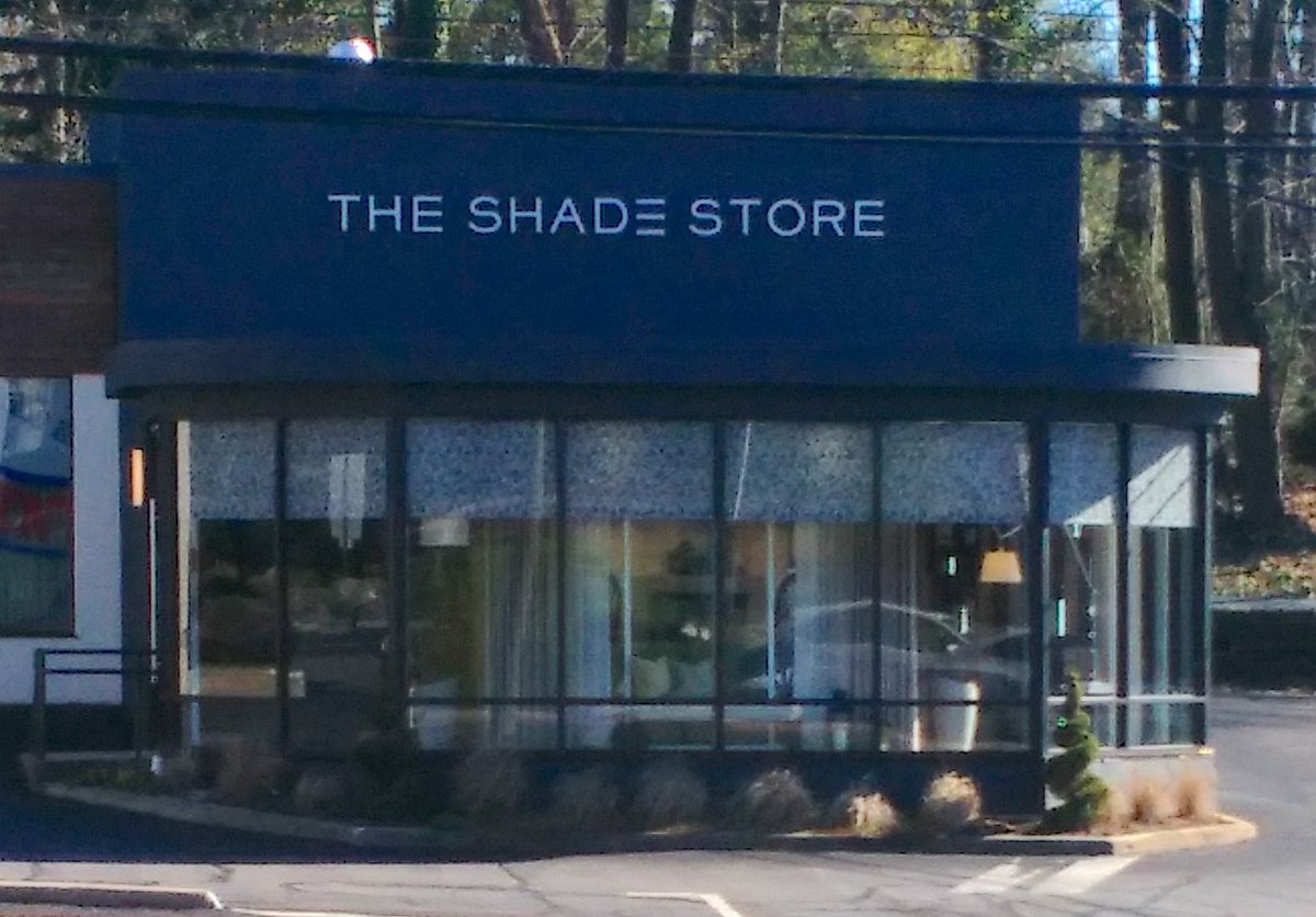 EvanTachovsky's tweet photo. Has anyone ever been to the #shadestore? https://t.co/HrcuOqweaz