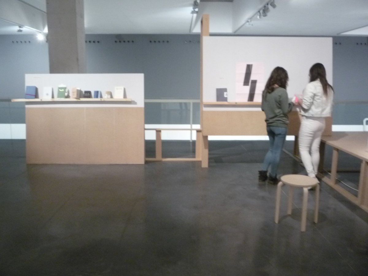jphuercanos's tweet photo. Llegó el momento: mañana se inaugura en @centrohuarte #AutoEdit2, proyecto con más de 200 proyectos autoeditados. https://t.co/4kIchP7usY