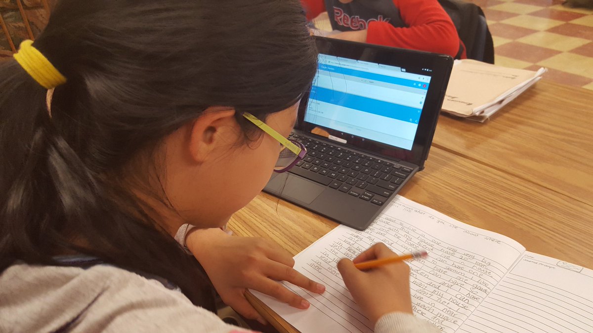 ShorewoodES's tweet photo. Google Translate is used to help enrich the learning experiences of English Language Learners during literacy. https://t.co/rz9m9LVWAZ
