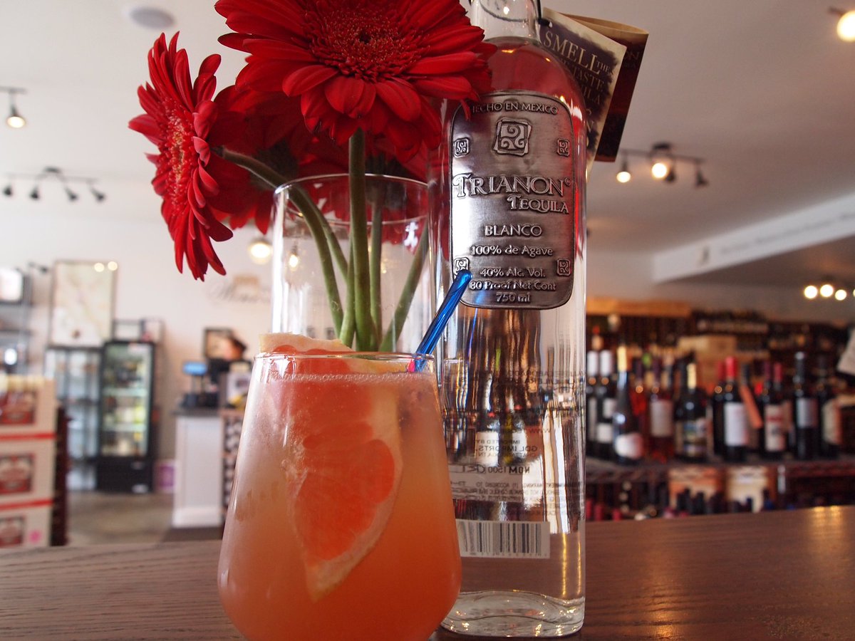 We give you - The #Paloma instagram.com/p/BFCWbHmKpf7/ #cocktail #CincoDeMayo <a href="/TrianonTequila/">Trianon Tequila</a>