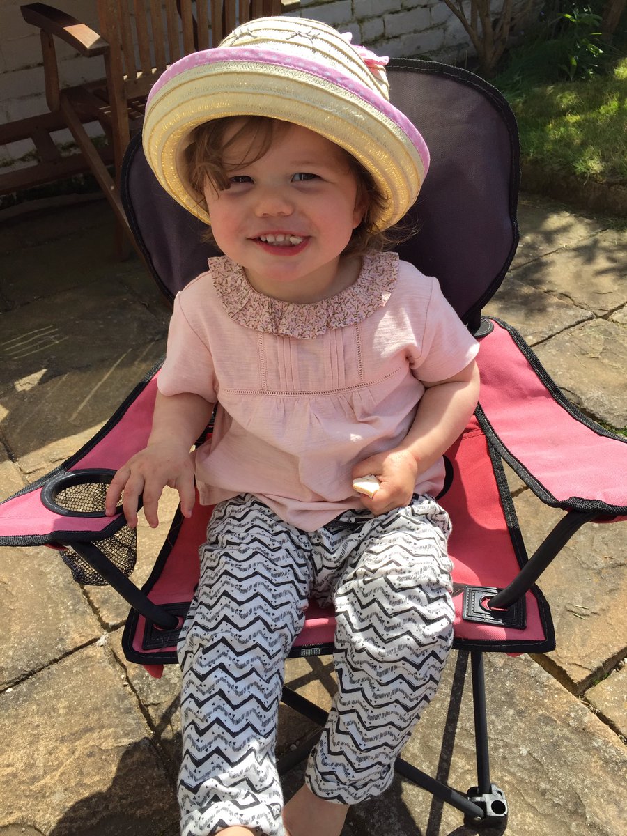 LRBparties's tweet photo. Enjoying this sunny afternoon bouncing ideas off each other for our next event. ☀️ #creative #tots #bigideas #sun https://t.co/2trUScP1dJ