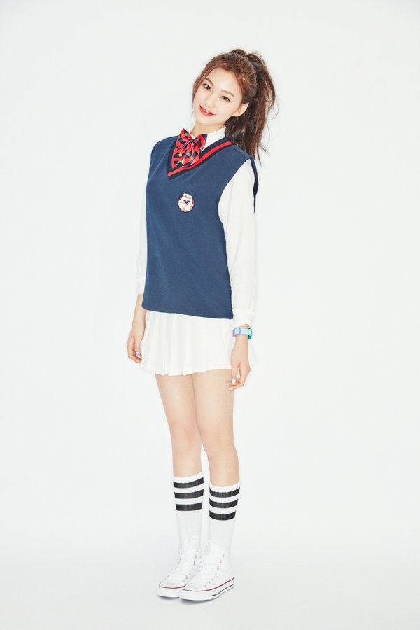 asleephun's tweet photo. 🌸 Doyeon/도연
Nome real: Kim Doyeon/김도연
Aniversário: 04/12/1999
Posição: visual e vocalista https://t.co/c16qljC2q6