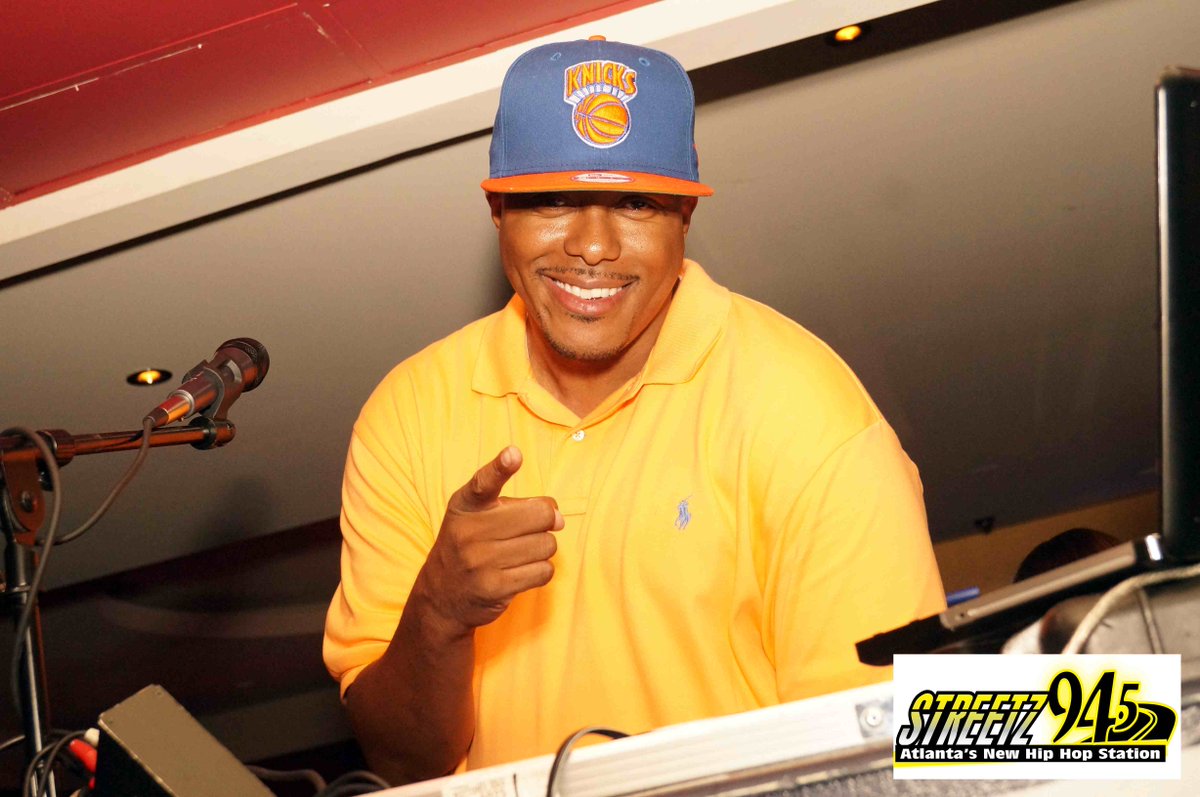 EVERYBODY GO AND FOLLOW <a href="/TeamJay_Tek945/">Jay Tek</a> ON TWITTER, FOR THE LATEST INFO ON UR FAVORITE STATION <a href="/streetz945atl/">Streetz 94.5 ATL</a>