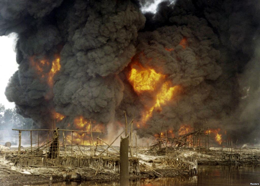 VOANews's tweet photo. Oil Facility Attack in Nigeria Raises Fears of Renewed Militancy https://t.co/xfleHroROt https://t.co/SLnPvSFVTu