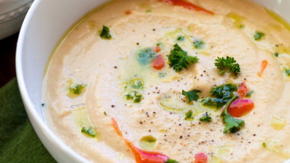 eatloveis's tweet image. Perks of being a cauliflower. Featuring @CrueltyFreeFam tasty #vegan recipes in this plan: ow.ly/4no9qn