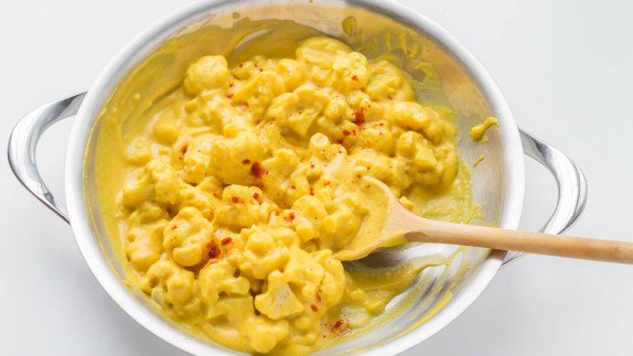 eatloveis's tweet image. Perks of being a cauliflower. Featuring @CrueltyFreeFam tasty #vegan recipes in this plan: ow.ly/4no9qn