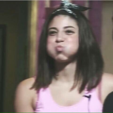 Mouna_Lea's tweet photo. Te Quiero ❣ @LeaMakhoul 
#LeaMakhoul #MyQueen #Starac10 https://t.co/zbNCvIazwU