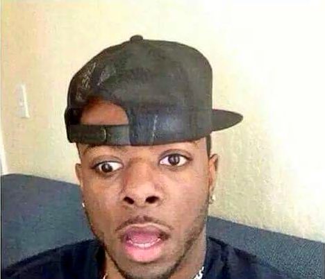MeninistTweet's tweet photo. when you're in the enemy spawn but you're trying to keep your eye on the radar https://t.co/KqB0xEhVe9