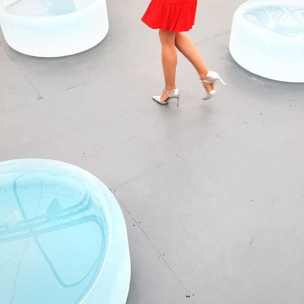 elenasoboleva's tweet photo. #EmptyFrieze stroll this morning. ๐ง #RoniHorn molten glass sculptures, which take 4+ monthโฆ https://t.co/hTza3M5tSU https://t.co/uurB7RyGT7