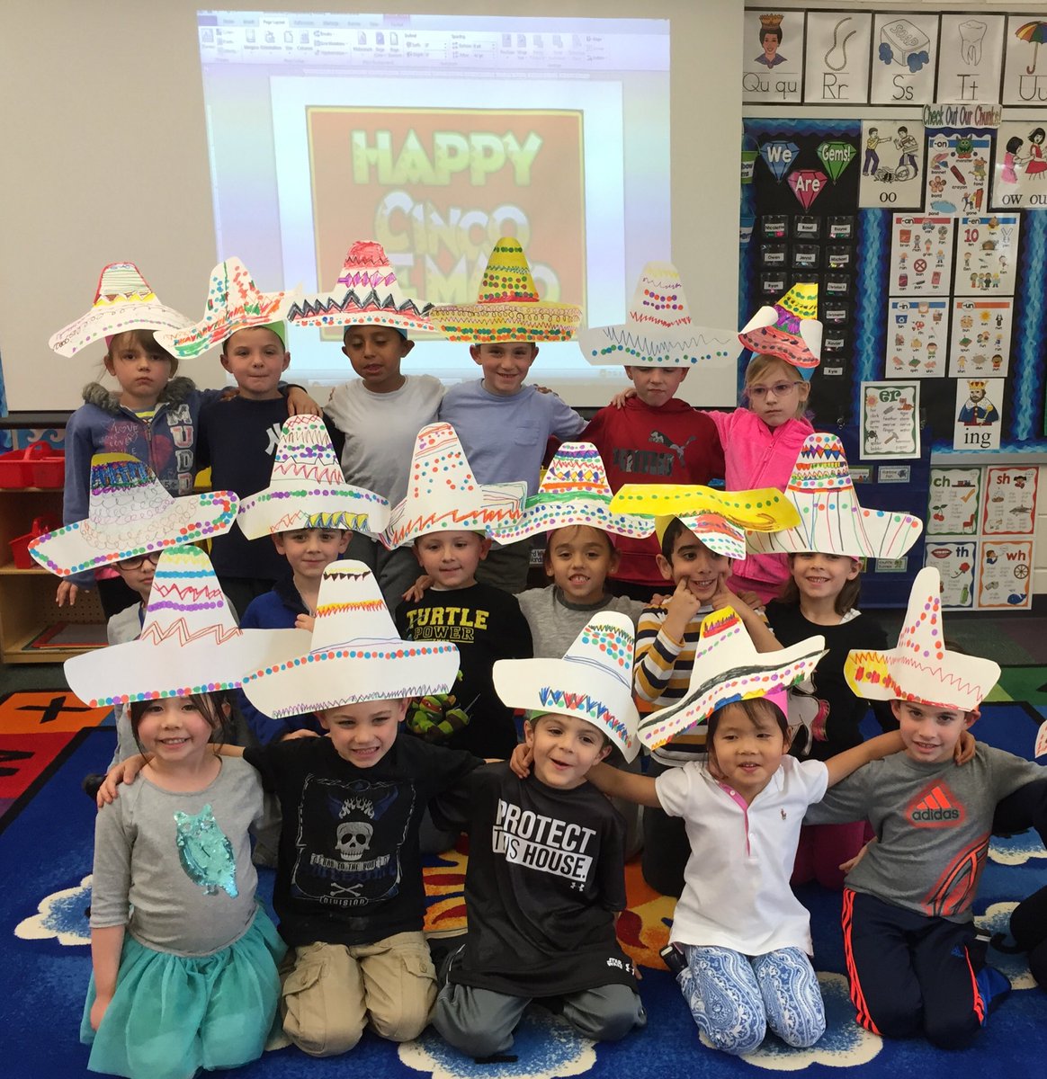 ScovillSmarties's tweet photo. A sea of sombreros! #chipsandsalsa #cincodemayofun๐ฎ @CatenaColts https://t.co/hXPP7h1NFt