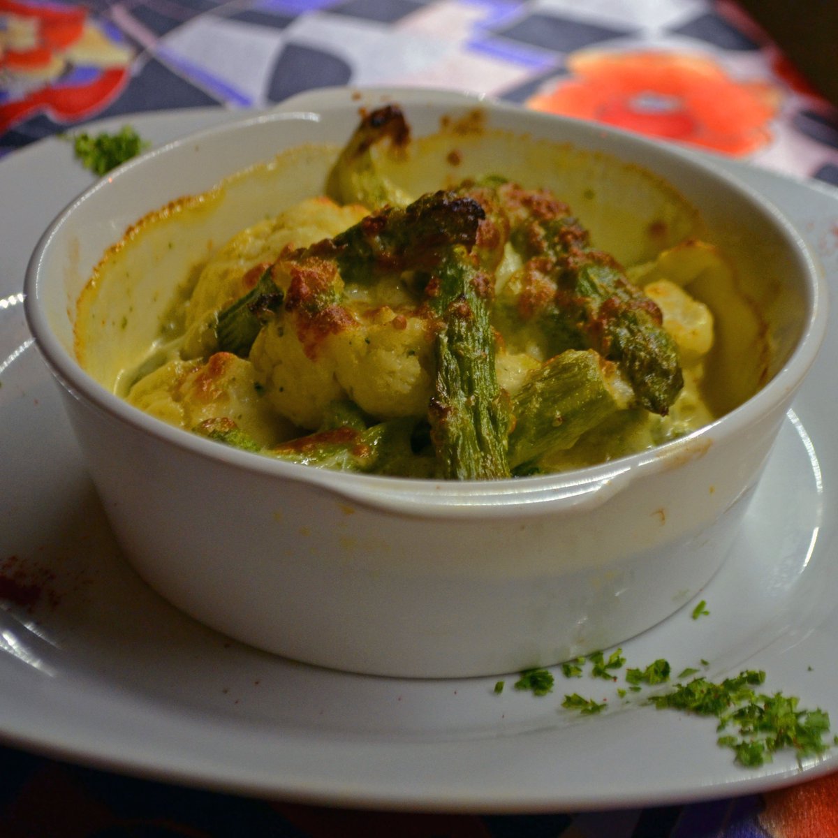 VictorinoPy's tweet photo. En el Primer Set vamos con Espárragos, Brócoli y Coliflor gratinados le sugiere el Chef #VictorinoPy Reservas 612612 https://t.co/bxGXLELI4u