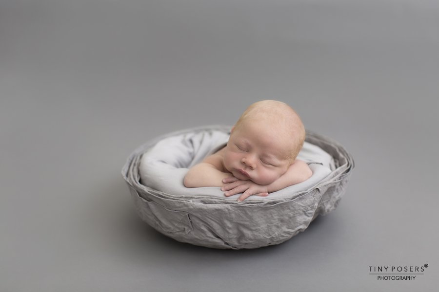 TinyPosers's tweet photo. Beautiful grey. Posing bowl from All Newborn Props
#kristinamack #tinyposers #newbornphotoessex #banpas https://t.co/kvFfofUg84