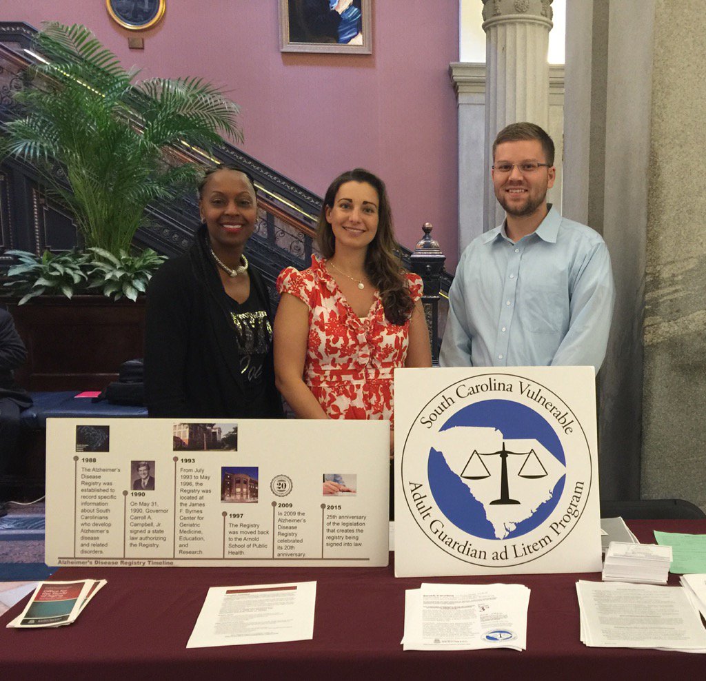 drmaciep's tweet image. @USCArnoldSchool  @TheFriendShipSC @daniela_beth @AgingSC @maciepsmith #seniorcitizensday at the State House!