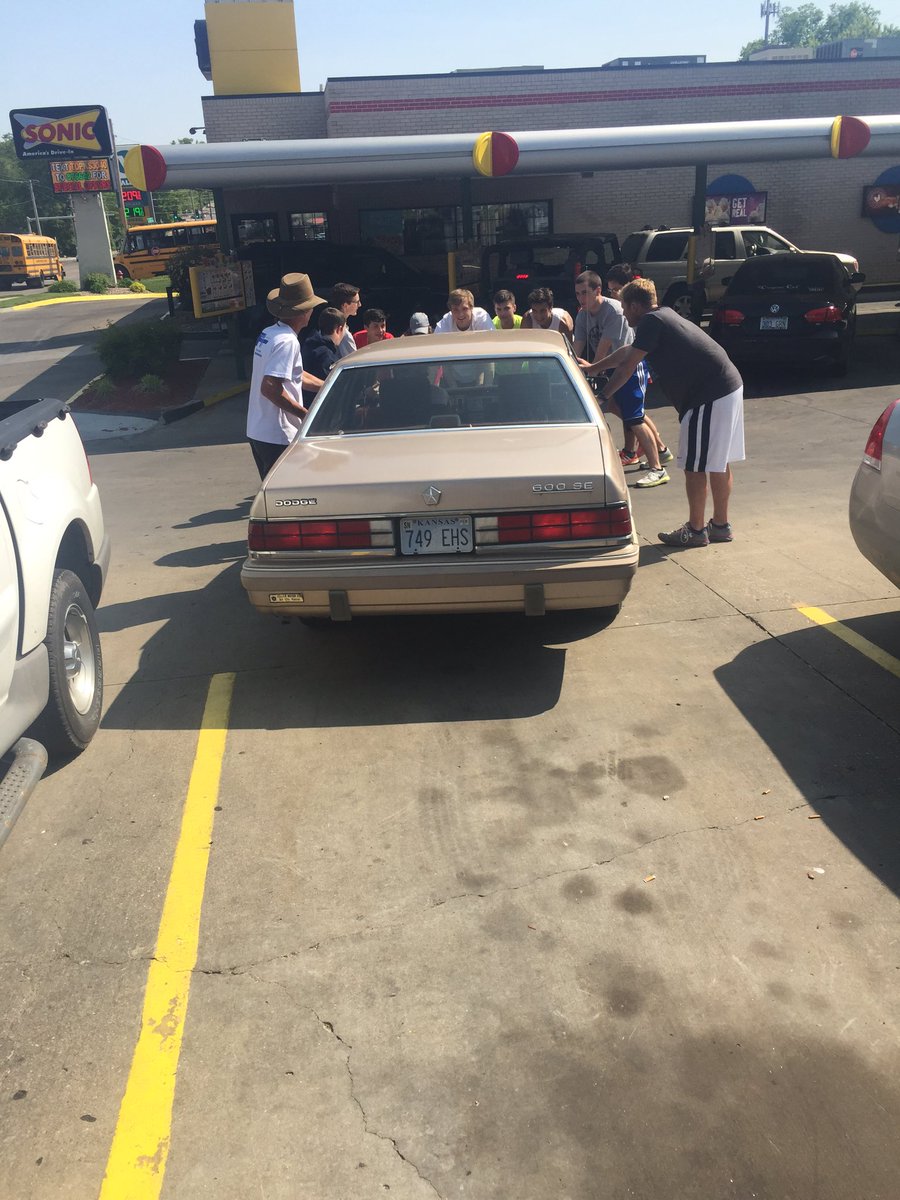 HHSthrowers's tweet photo. Hayden students &amp; faculty always looking out for each other! #haydenfam @HaydenHigh https://t.co/8dWKU7wnFH
