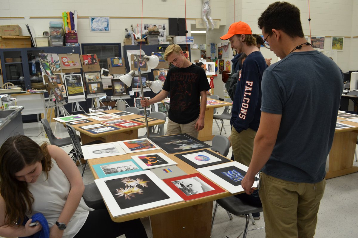 LCPSArt's tweet photo. AP Art Students Prepare and Present Art #LCPS16 https://t.co/WUtwsLGxiq