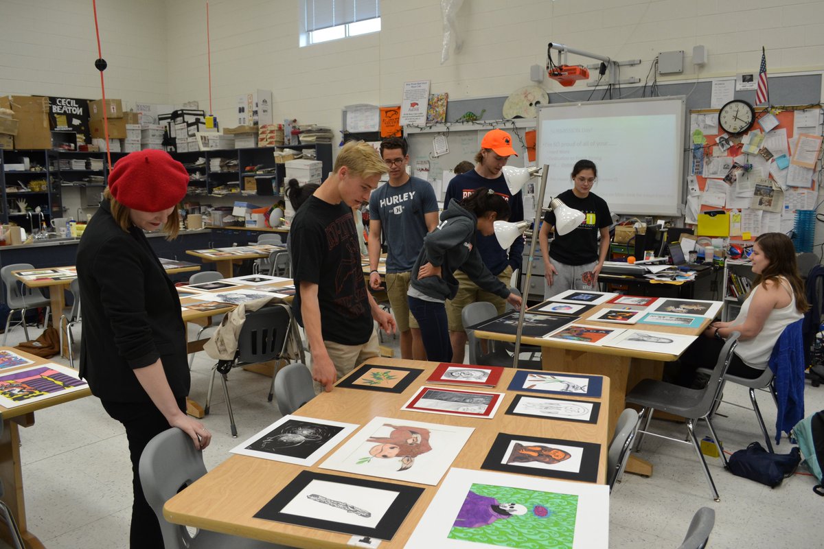 LCPSArt's tweet photo. AP Art Students Prepare and Present Art #LCPS16 https://t.co/WUtwsLGxiq