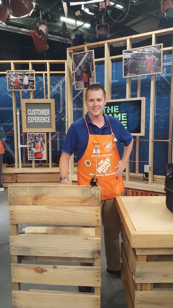 Marriott0257's tweet photo. Batman made an appearance at the #samepage Atlanta #thdssc #FIRST https://t.co/nCs52eGe9n