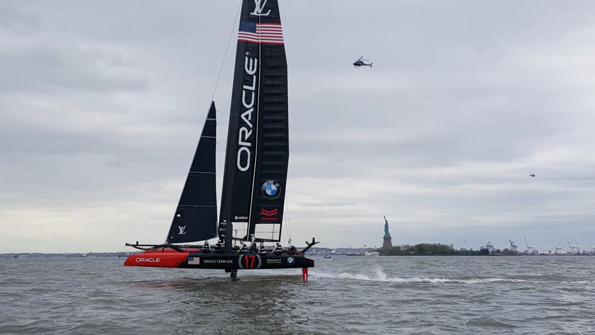 OracleTeamUSA's tweet photo. A "fly by" for Lady Liberty this afternoon on the Hudson River. #LVACWSNY #OracleTeamUSA #StatueofLiberty https://t.co/bZvz11Y0AI