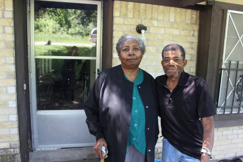 startelegram's tweet photo. 4. Tarrant Co elderly couple almost loses house after TAD pulls exemption, @yberard
https://t.co/dSOjIyOBOx #STTop5 https://t.co/pCj6w36Dvd
